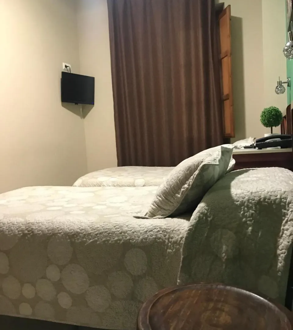 Casa de hóspedes Hostal Puerta Carmona Sevilha