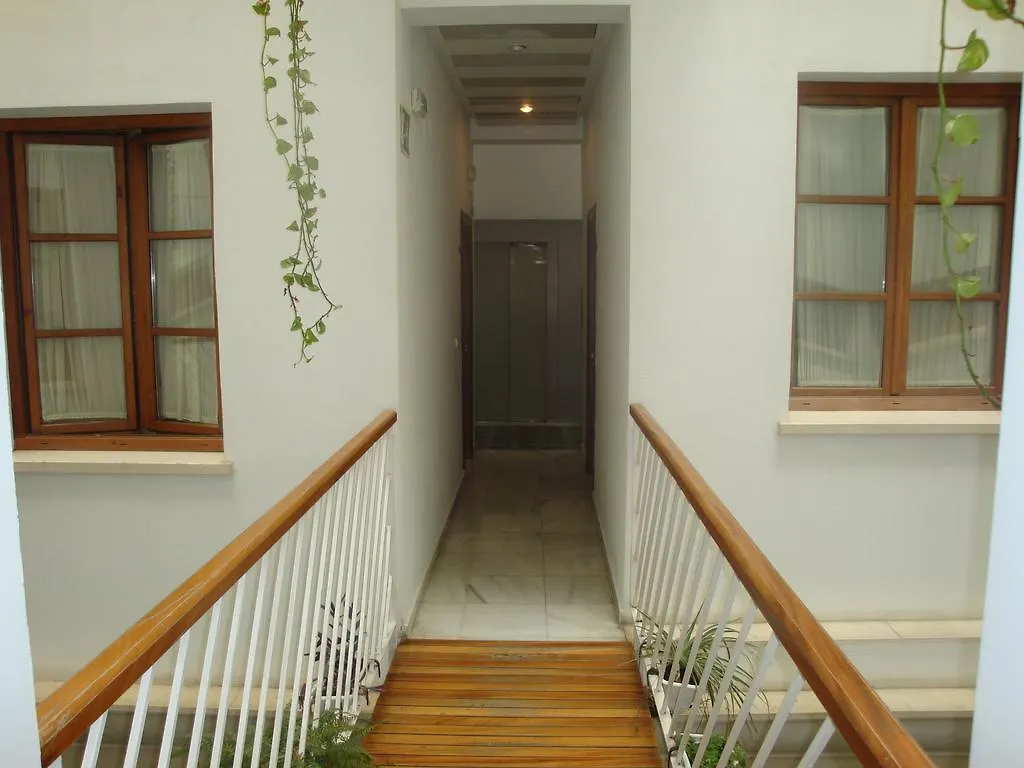 Hostal Puerta Carmona إشبيلية 2*,  إسبانيا